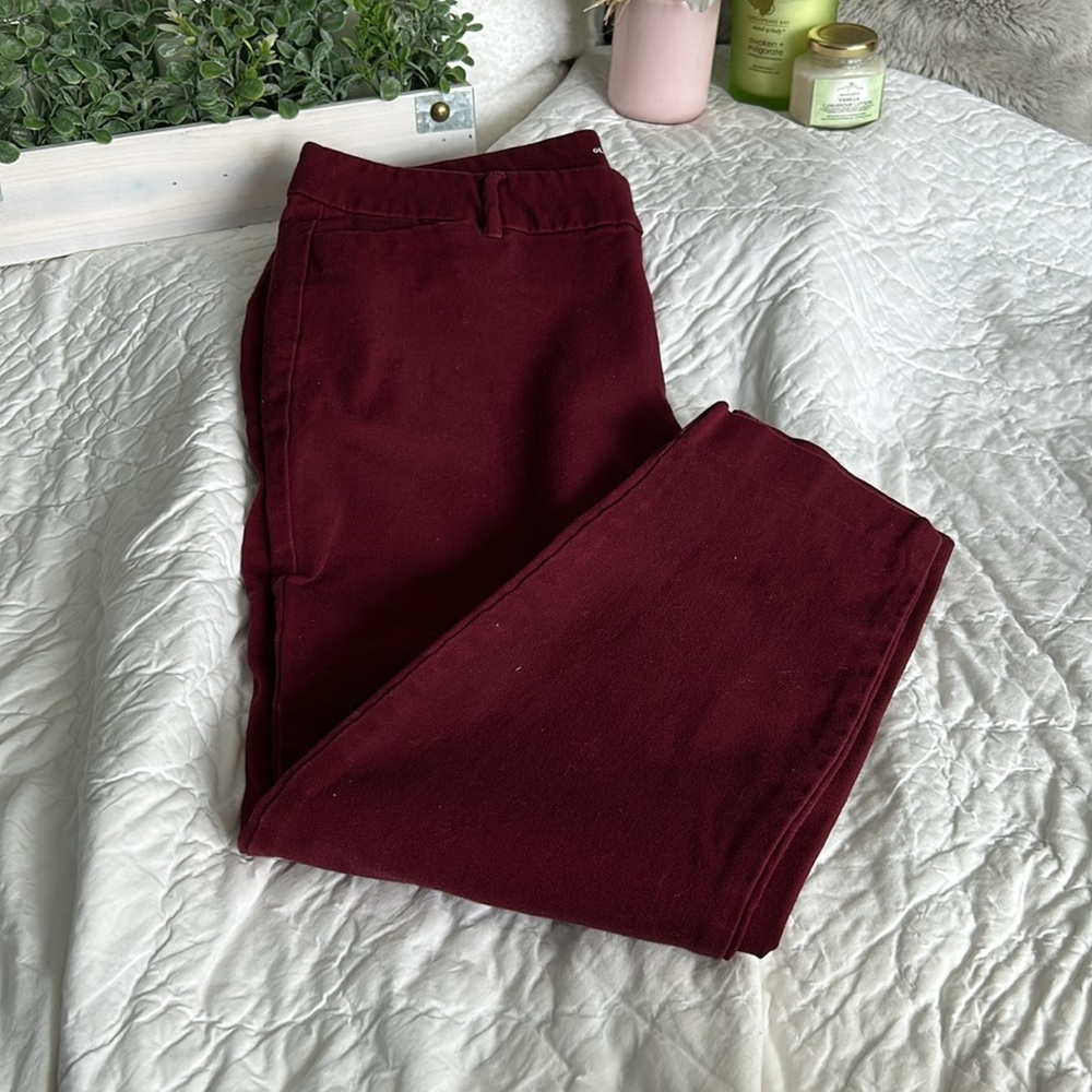 Old navy pixie pant - Picture 2 of 7